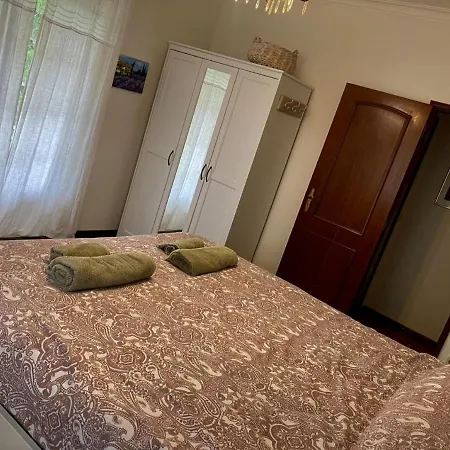 Sleeps 8 With Pool & Horses