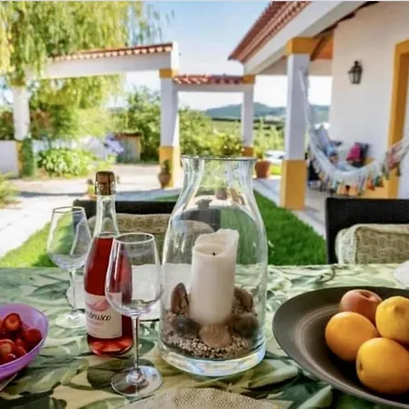 Nyaraló Sleeps 8 With Pool & Horses *