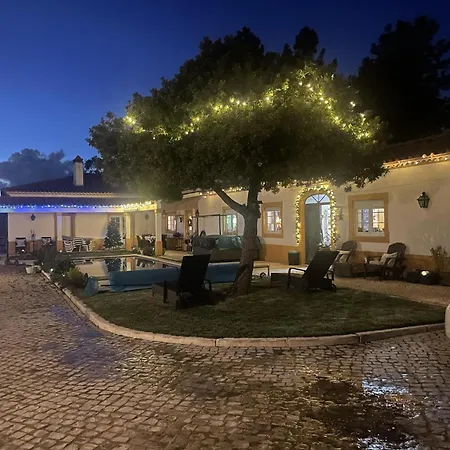 Dom wakacyjny Sleeps 8 With Pool & Horses Alcobaça