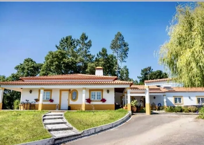 Casa de Férias Sleeps 8 With Pool & Horses *