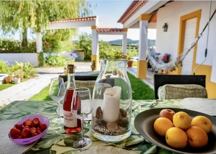 Dom wakacyjny Sleeps 8 With Pool & Horses *