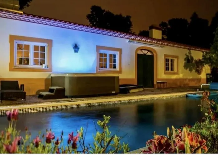 Sleeps 8 With Pool & Horses Casa de Férias *